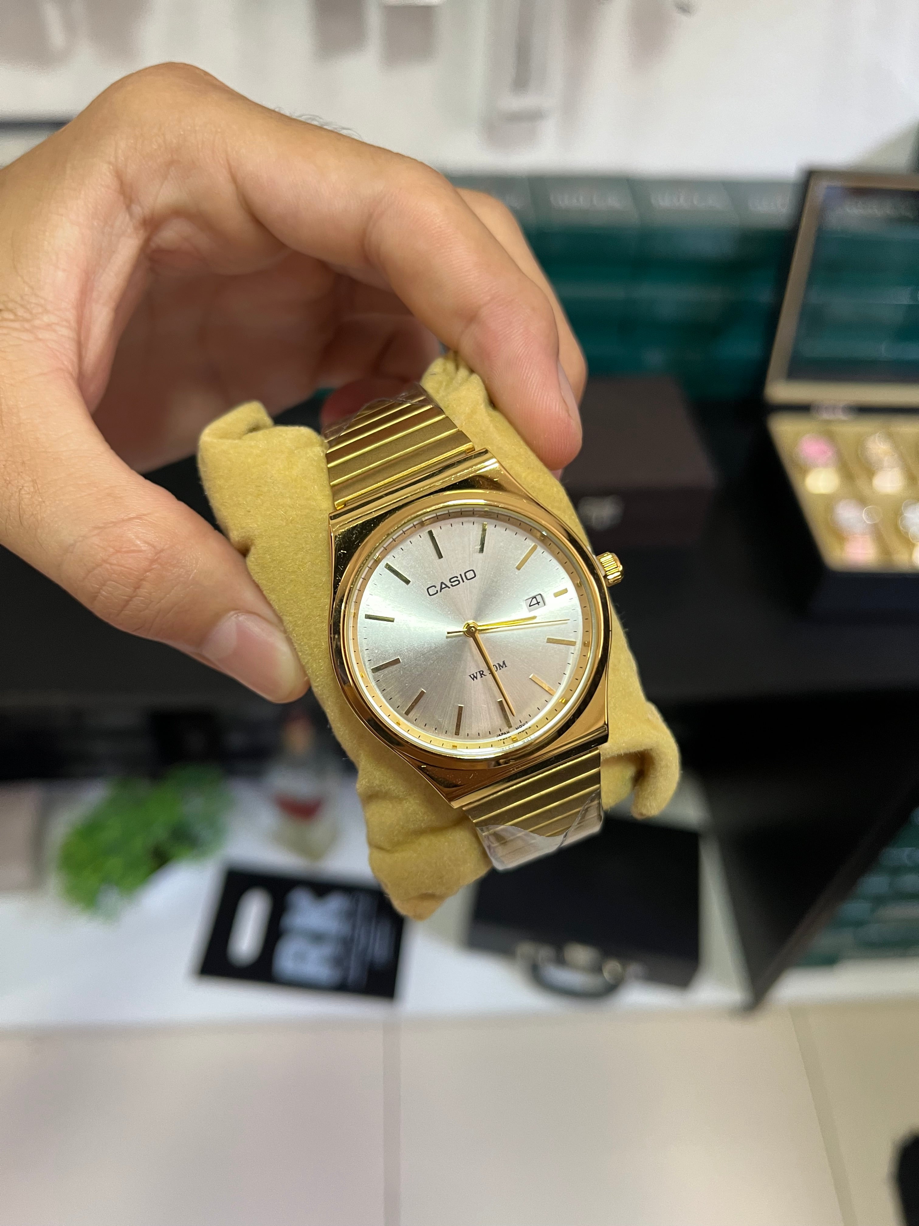 Casio casual Dourado primeira linha